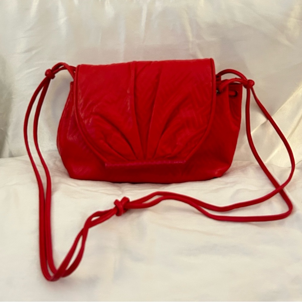 Red Liz Claiborne snatch purse